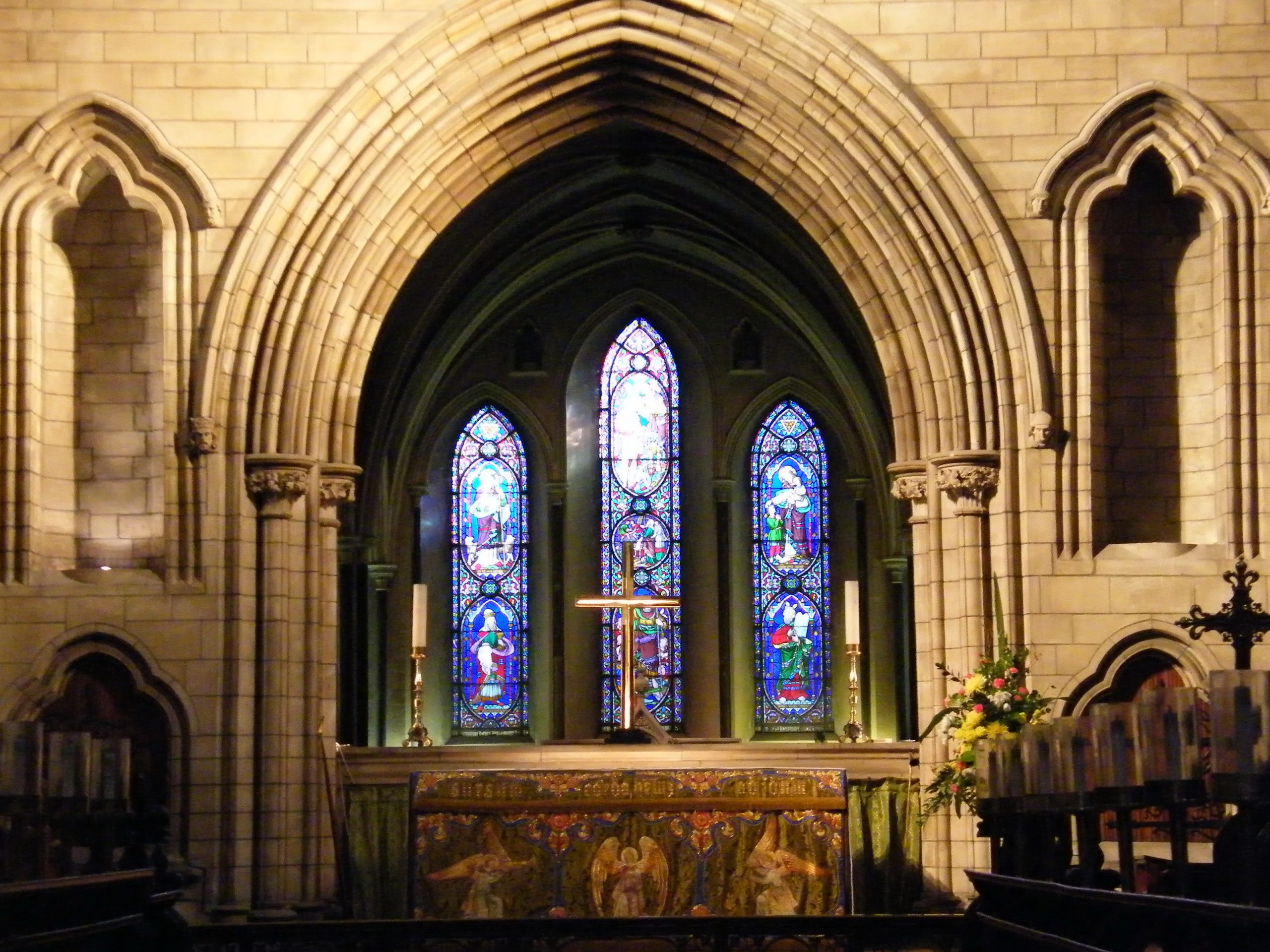 Saint_Patrick's_Cathedral,_Dublin,_altar